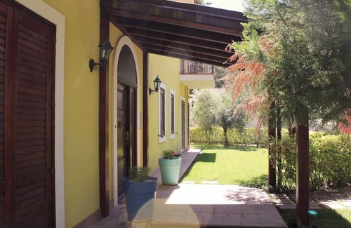 Nicolosi Apartment | Homerez - Modern Apartment in Nicolosi - 52 sqm