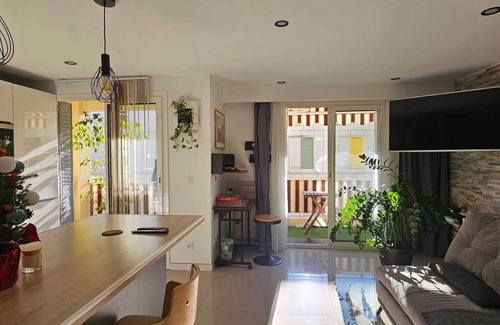 Pasteur Apartment | Homerez - Modern Apartment in Nice