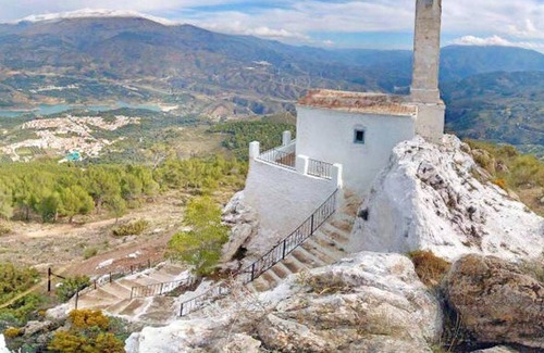 Pinos del Valle House | Homerez - Nice house for 4 ppl. with terrace at Pinos del Valle