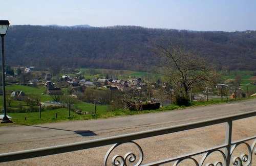 Nauviale House | Homerez - Nice house for 4 ppl. with shared pool, garden and terrace at Nauviale