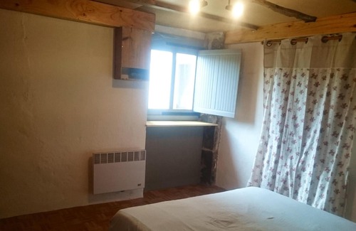 Nauviale House | Homerez - Nice house for 4 ppl. with shared pool, garden and terrace at Nauviale