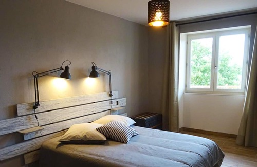 Nauviale House | Homerez - Nice house for 6 ppl. with shared pool, garden and terrace at Nauviale