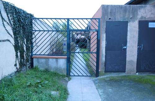 Juncasse - Argoulets Apartment | Homerez - Nice studio for 2 ppl. with balcony at Toulouse