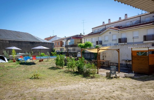 Vitigudino Villa | Homerez - Nice villa for 6 ppl. with shared pool and terrace at Vitigudino