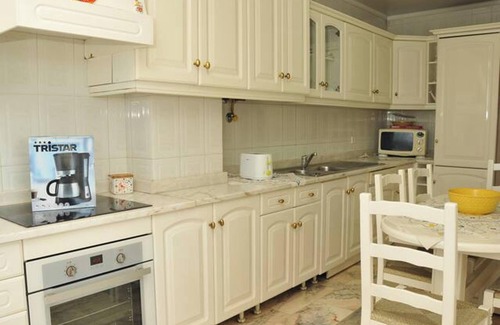 Oliveira do Castelo Apartment | Homerez - Spacious apartment with fireplace in Guimarães