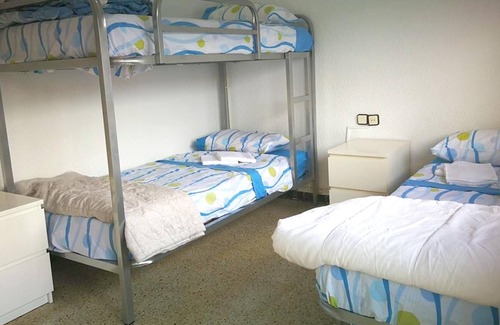 Esparraguera House | Homerez - Spacious house for 6 ppl. with balcony at Esparreguera