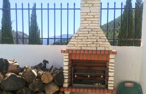 Conchar Villa | Homerez - Villa for 8 ppl. with swimming-pool, garden and balcony at Granada