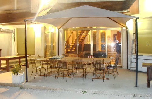Courtenay Villa | Homerez - Villa in Courtenay, enclosed garden