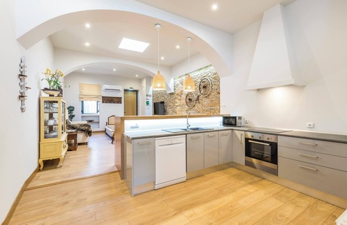 Olhao Villa | Homerez - Villa in Quelfes + Sea view