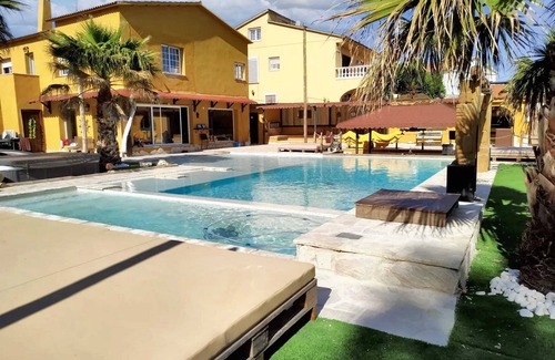 Rubi Villa | Homerez - Villa in Rubí with pool