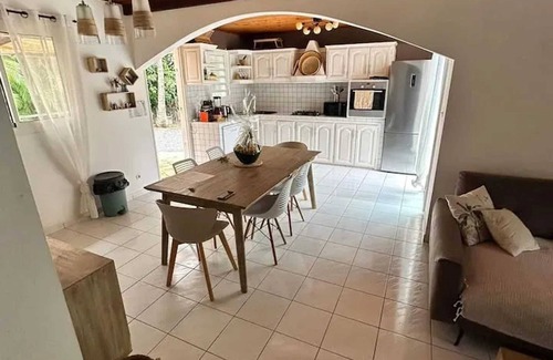 Petite-ÃŽle Villa | Homerez - Villa in Saint-Joseph.