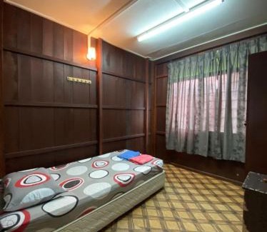 Marang House | Homestay 4 minit ke Jeti Pulau Kapas Marang tingkat atas