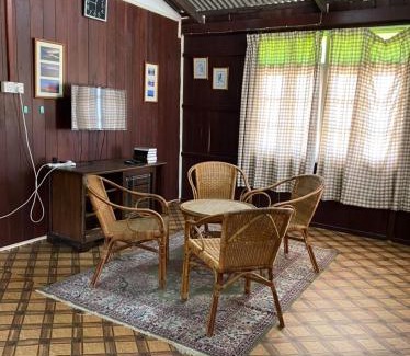 Marang House | Homestay 4 minit ke Jeti Pulau Kapas Marang tingkat atas