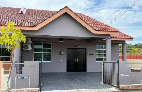 Kampung Sungai Karang Darat House | Homestay Anakanda Mu'iz & Ai'syah