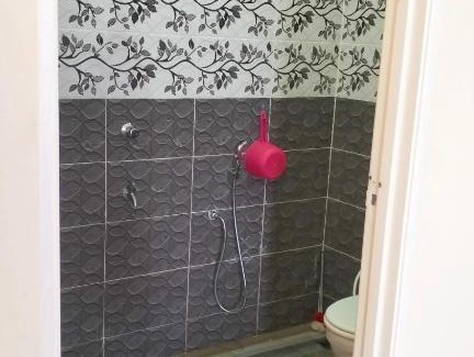 Wakaf Bharu House | Homestay Dena Moon Inn