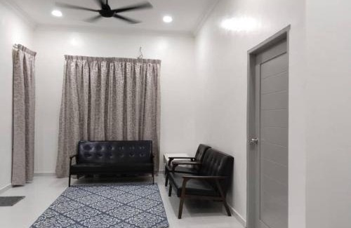 Jeli House | Homestay Gunung Reng, Jeli