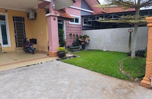 Ketereh House | Homestay Hillview