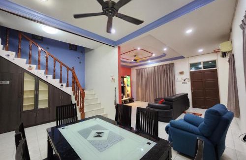Larut House | Homestay in Taiping , Simpang