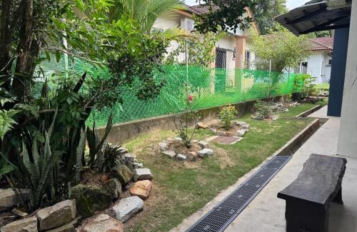 Kampung Bakau Tinggi House | Homestay Kemaman - Berado D Kemuning