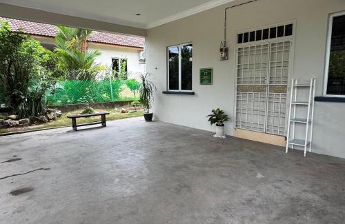 Kampung Bakau Tinggi House | Homestay Kemaman - Berado D Kemuning