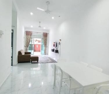 Bukit Kuang House | Homestay Kemaman Fyna02 di Bukit Kuang