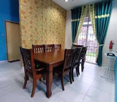 Chukai Villa | Homestay Kemaman Private Pool Fyna