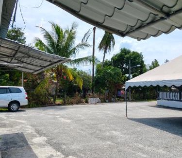 Kampung Ru Muda Apartment | Homestay Masjid Seberang Marang