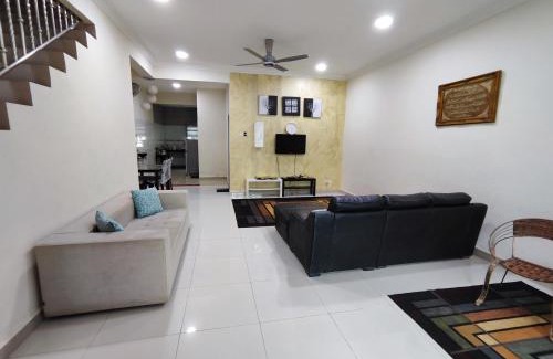Temerloh House | Homestay Temerloh 4 Aircond 4 Bedroom 3 Heater Water Filter Near Bandar Temerloh