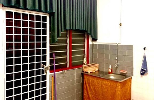 Kawasan Perindustrian Chendering House | HOMESTAY WAN TPJ