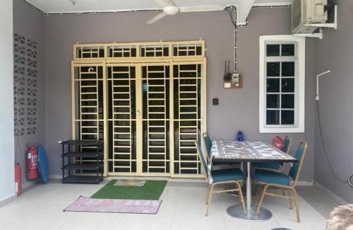 Alor Gajah House | Homestay Zalida C Musleem