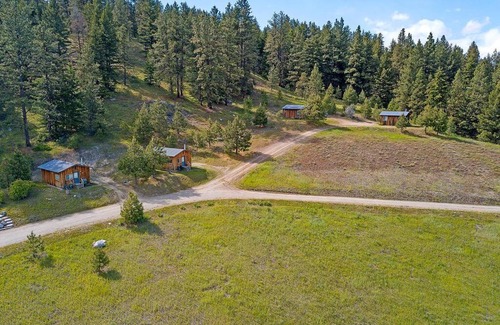 Oroville Apartment | Homestead Cabin - Eden Valley