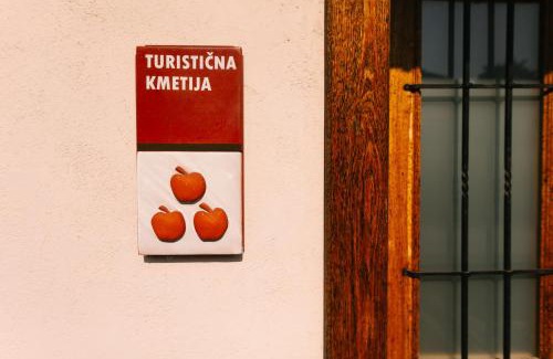 Kostel Apartment | Homestead Lukec Studio Apartments - Archery, BBQ, Escape Room, Kayaking