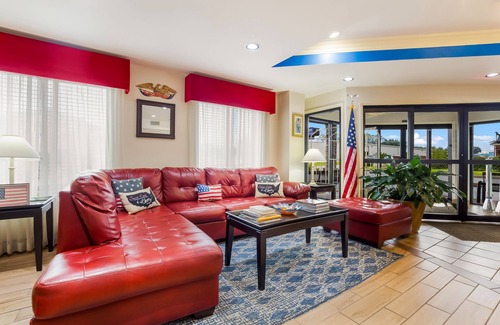 Thomasville Hotel | Hometown Inn