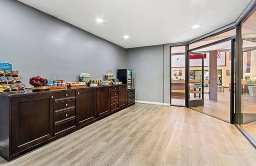 Ridgecrest Apartment | HomeTowne Studios by Red Roof Ridgecrest