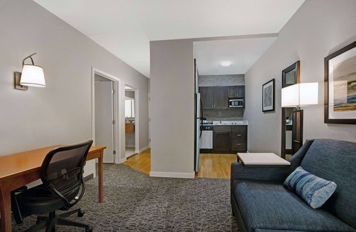 Lincolnshire Hotel | Homewood Suites by Hilton Chicago-Lincolnshire