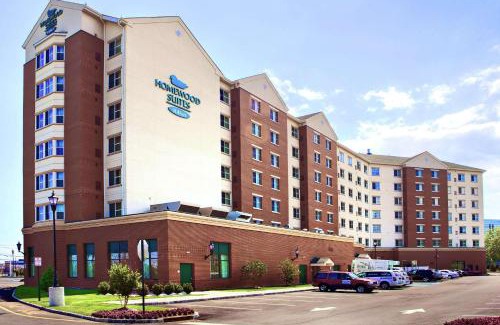 East Rutherford Hotel | Homewood Suites by Hilton East Rutherford - Meadowlands, NJ