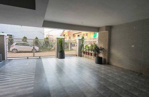 Panchkula Urban Estate Apartment | HomiStay - Luxury Room
