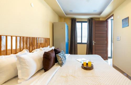 Dariyaganj Apartment | Homlee-Value 1 BR-Central Delhi-terrace-view-lift