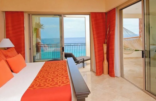 South Shore Hotel Area Hotel | Honeymoon Suite with Jacuzzi & Ocean Views – Garza Blanca Puerto Vallarta