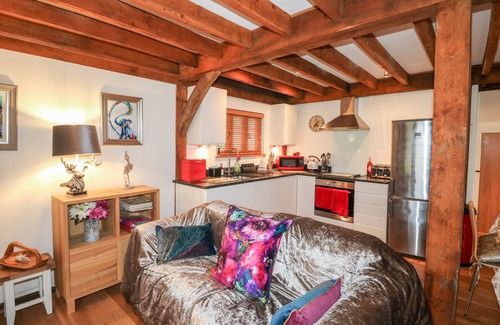 Camelford House | HONEYPOT LODGE, pet friendly, character holiday cottage in Camelford