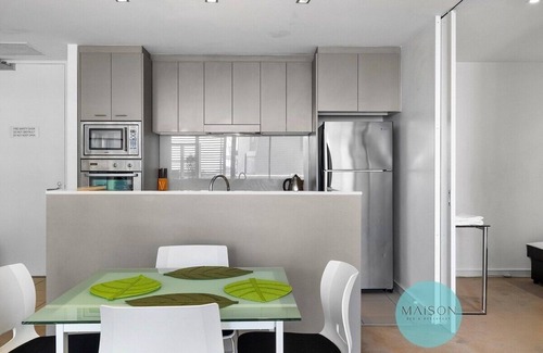 Newcastle Apartment | Honeysuckle Apartment with Gorgeous Water Views!
