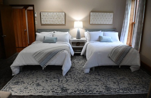 Waynesboro House | Honeysuckle Ridge, Safe & Immaculate