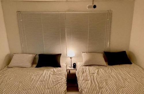 Seogang-dong Apartment | Hongik University Station 10 minutes walking distance 3 Queen Beds for 6 people