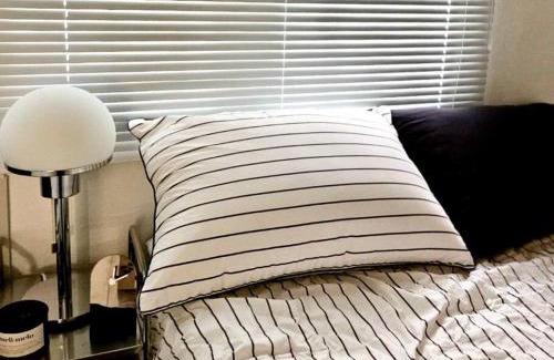 Seogang-dong Apartment | Hongik University Station 10 minutes walking distance 3 Queen Beds for 6 people