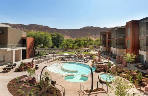 Moab Hotel | Hoodoo Moab, Curio Collection by Hilton