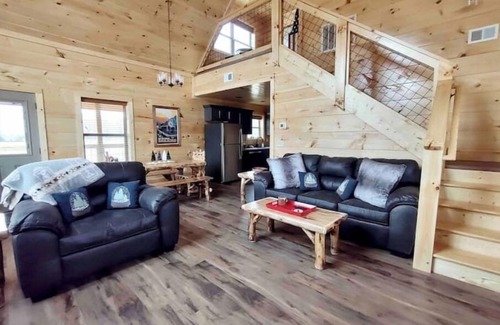Cosby Cabin | Hoot Haus New Cabin-Mtn Views from Valley-Mesmerizing