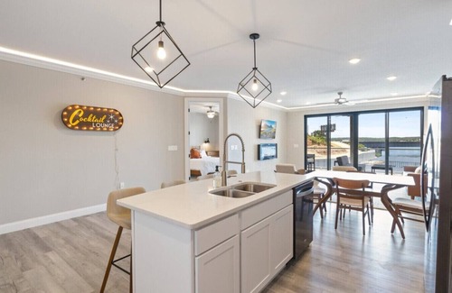 Osage Beach Condo | Horizon Hideaway - 2 Lakeside Pools & Firepits!