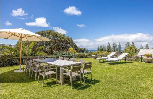 Sorrento House | Horizon View Retreat by Ready Set Stay - Beach Views