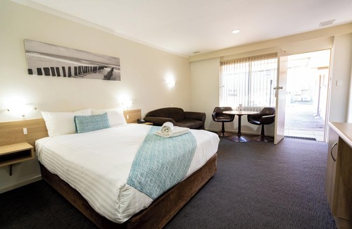 Esperance Hotel | Hospitality Esperance, SureStay Collection by Best Western
