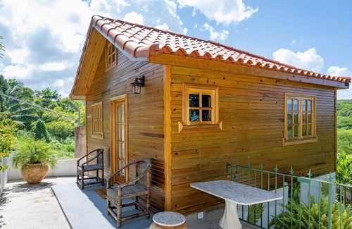 IronShore Estates Cabin | Hospitality Expert CLAUDIA H/O: Pool, Beach, Shops